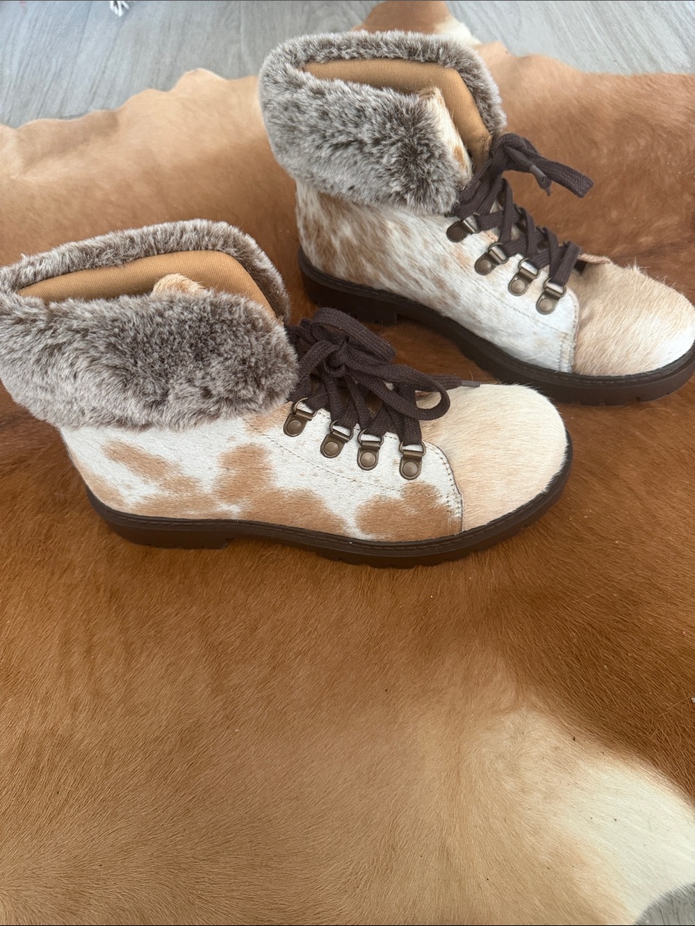 $110 Myra beaver turbulent combat boots 8 - Picture 3 of 8